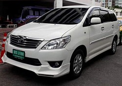 รถ Toyota Innova 7 ที่นั่ง